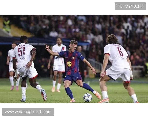 巴萨多脚传递后斜塞，佩德里迎球拔腿破门