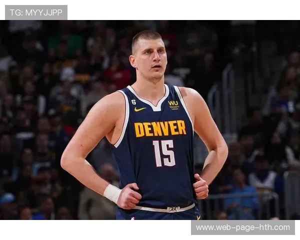 约基奇低位背身单打，掘金扩大优势